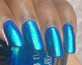 Blau-Lila Nagellack mit einem Gold / Grün Schimmer überall in 5ml und 10ml Flaschen UK Indie Nail Marke Maniküre Nail Art Geschenke Sommer 2026