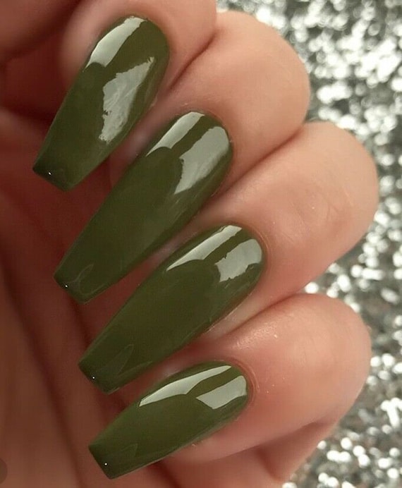 23 Olive Green Nails That Are Perfect for Fall - StayGlam | Green nails, Olive  nails, Cute nails for fall