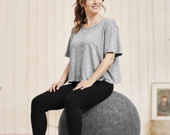Gymnastikball mit Bezug | Ergonomischer Sitzball 65 cm für Büro & Zuhause | Fitness und Yoga Ball Anthrazit Stoffbezug Schwangerschaftsball