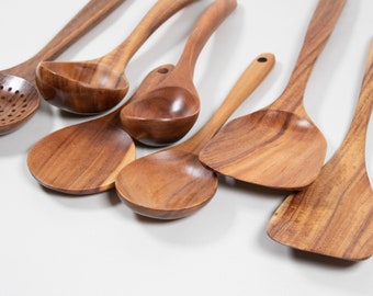 7-piece cooking set made of high-quality teak wood