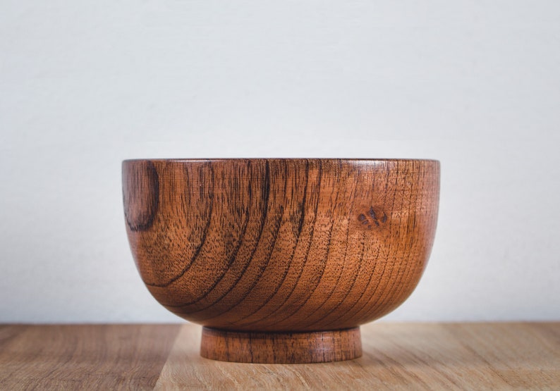 Set of 2 handmade wooden bowls made from jujube image 5