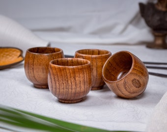Set di tazze fatte a mano | 4 tazze da tè adatte anche per espresso, caffè e shot | Mini tazze in legno da 40 ml in legno di giuggiola | Regalo per la cucina