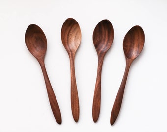 4 elegantes cucharas de madera de teca