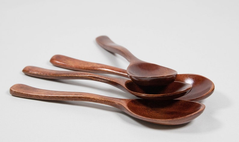 4 elegant wooden spoons made of bamboo image 5