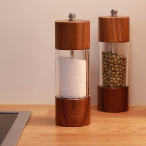 Set of 2 salt and pepper mills made of acacia wood image 7