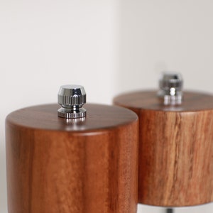 Set of 2 salt and pepper mills made of acacia wood image 5