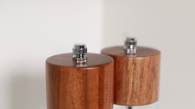 Set of 2 salt and pepper mills made of acacia wood image 5