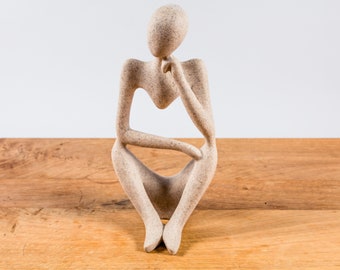 Scultura Pensatore Beige Moderna in Resina Statuetta Decorativa Astratta per Soggiorno Ufficio Decorazione Artigianale Contemporanea Regalo per Inaugurazione Casa 22,5 cm