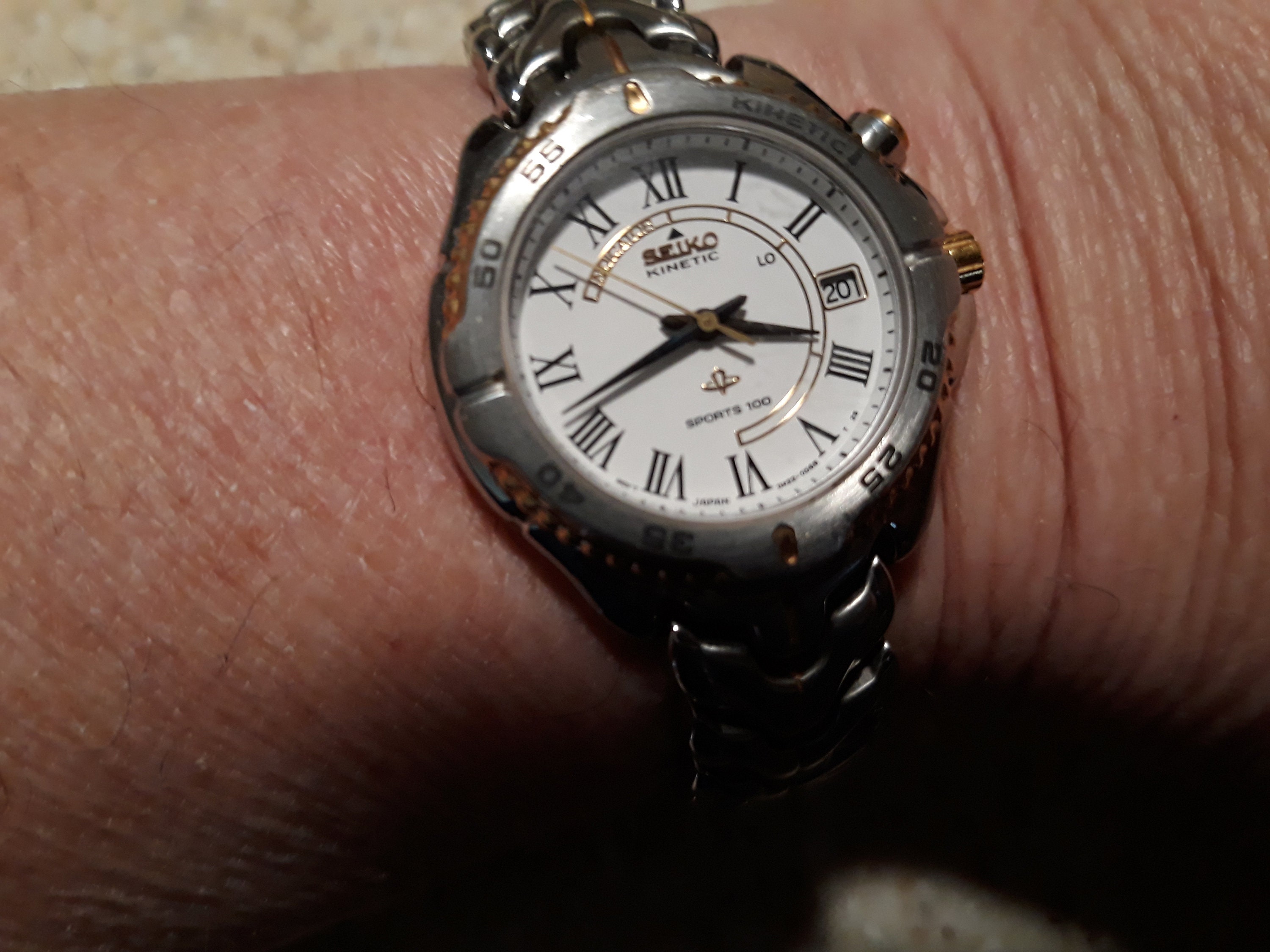 seiko sports 100 kinetic