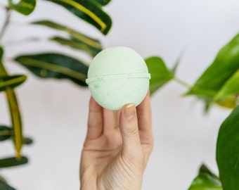 Eucalyptus and Mint Natural Bath Bomb, Eco-friendly Bath Bomb, Bath Bomb for Kids, Gift for Her, Bath Bomb for Men, Gift for Him, Bath Fizzy