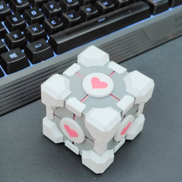 Portal Companion Cube - Gift Box, Ring Box, Decor, Gaming Prop - 6 cm.