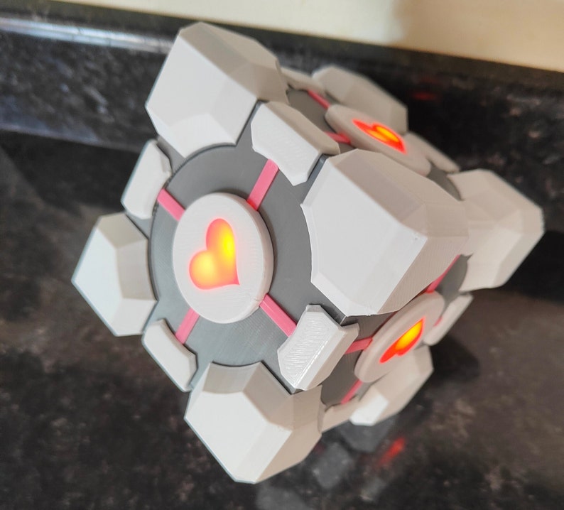 Portal Companion Cube LED light-up Gift Box, Decor, Gaming Prop, Cosplay 9.5 cm 3.74 inch image 7