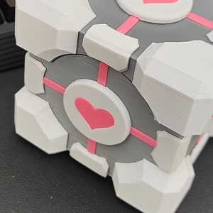 Portal Companion Cube LED light-up Gift Box, Decor, Gaming Prop, Cosplay 9.5 cm 3.74 inch image 2