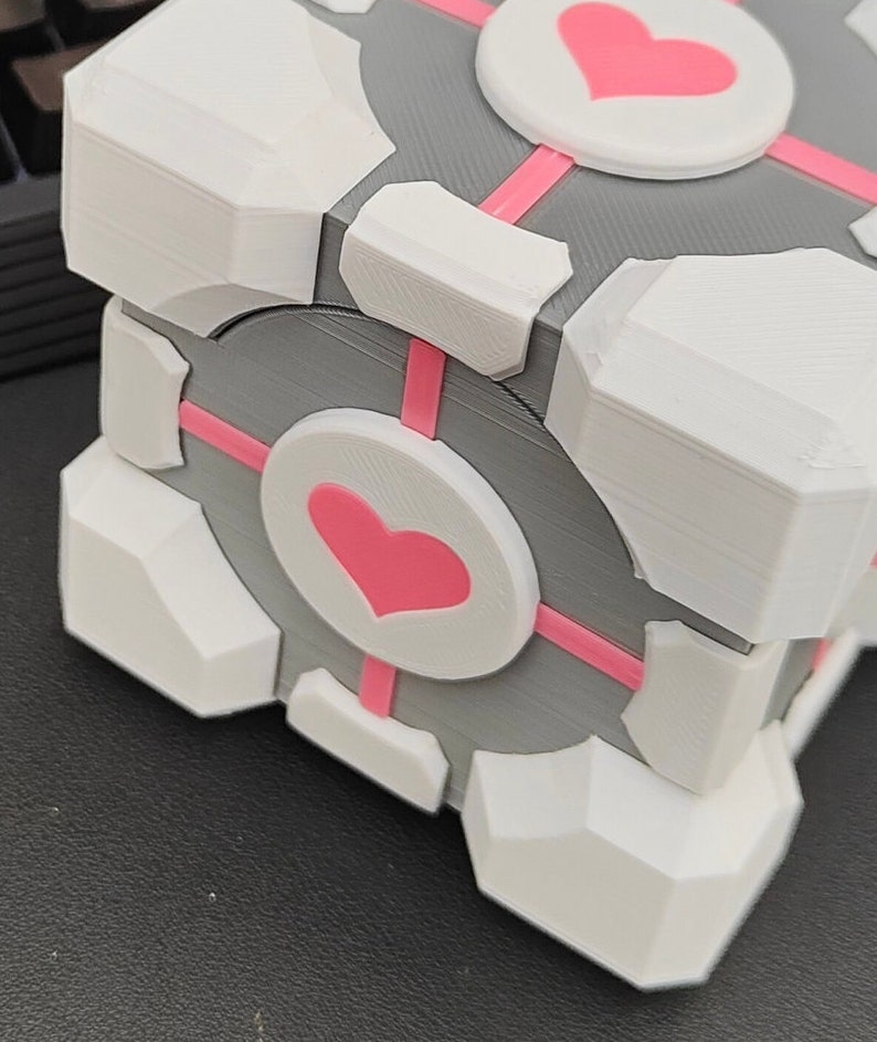 Portal Companion Cube LED light-up Gift Box, Decor, Gaming Prop, Cosplay 9.5 cm 3.74 inch image 2