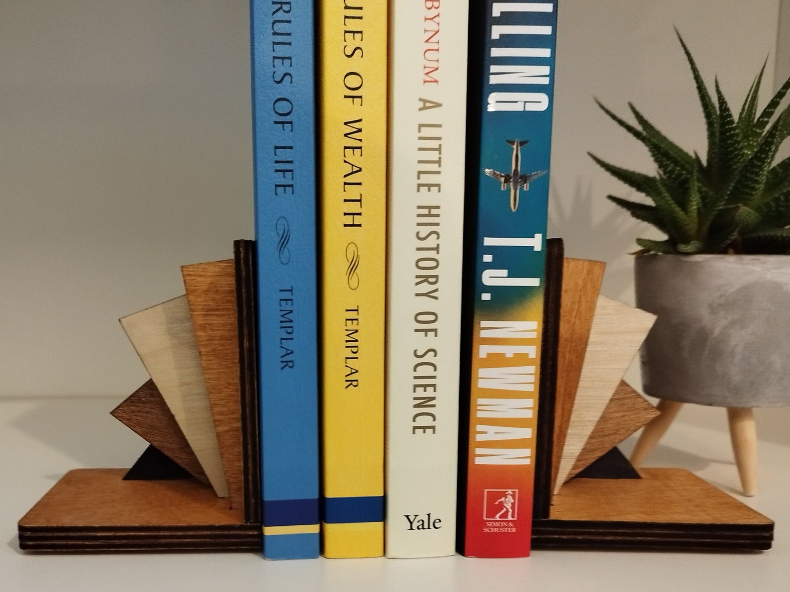 LED Art Deco Bookends - Style 2 - Wooden Contemporary, Aesthetic and ...