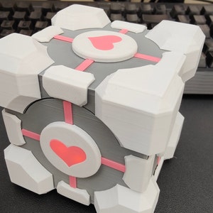 Portal Companion Cube LED light-up Gift Box, Decor, Gaming Prop, Cosplay 9.5 cm 3.74 inch image 6