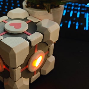 Portal Companion Cube LED light-up Gift Box, Decor, Gaming Prop, Cosplay 9.5 cm 3.74 inch image 3