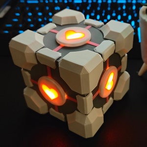 Portal Companion Cube - LED light-up Gift Box, Decor, Gaming Prop, Cosplay - 9.5 cm (3.74 inch)