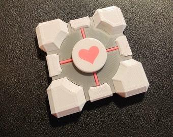 Portal Companion Cube - Fridge Magnet - 6 cm.