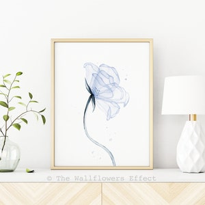 Stampa acquerello azzurro, arte murale con fiori blu, decorazione murale trasparente, poster artistico blu navy, decorazione per cameretta blu, stampa artistica con fiori