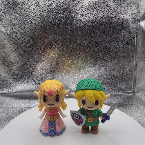 Green Clothed Adventurer & Elf Princess, 3" Tall,  Knitted Style 3D Printed Figurine
