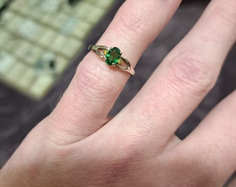 Tsavorite garnet and yellow diamond 14k white gold ring