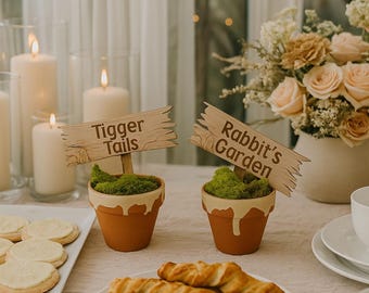 Etiquetas de madeira gravadas para buffet com tema do Ursinho Pooh.