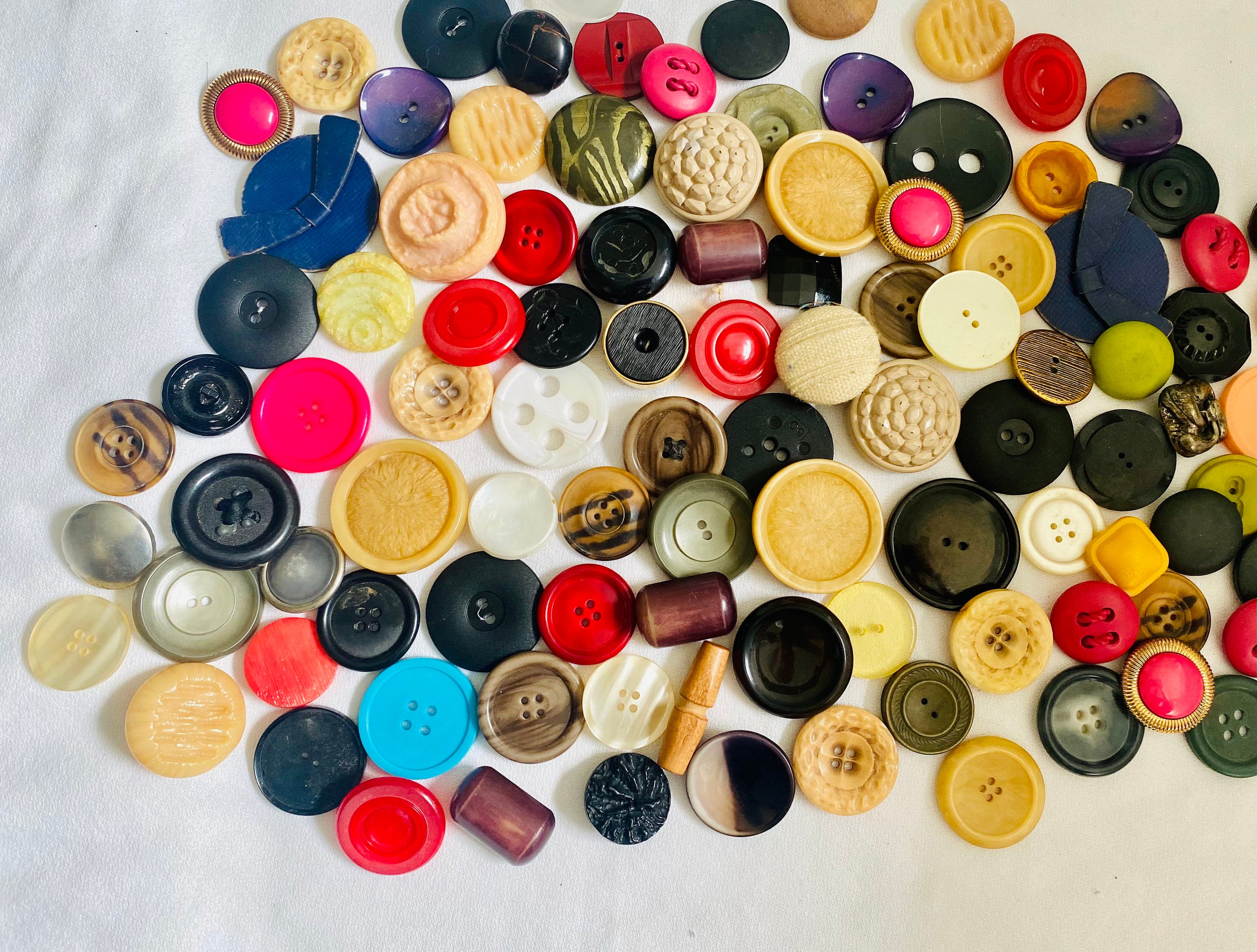 50 BIG Vintage Buttons Assorted Styles Shapes and Colors Etsy
