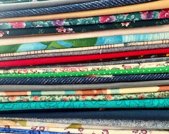 Mystery Fat Quarter Bundle of 10 | Quilting Cotton Fabric | Assorted Floral, Vintage & Country Prints | Scrap Quilt Fabric