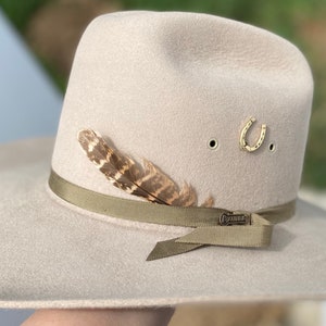 Horseshoe Hat Pin