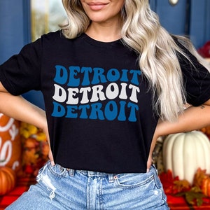 Detroit Football T-Shirt Vintage Detroit Football TShirt Gift for Detroit Football Fan Gift Retro Detroit Game Day Shirt for Her Women&#39;s