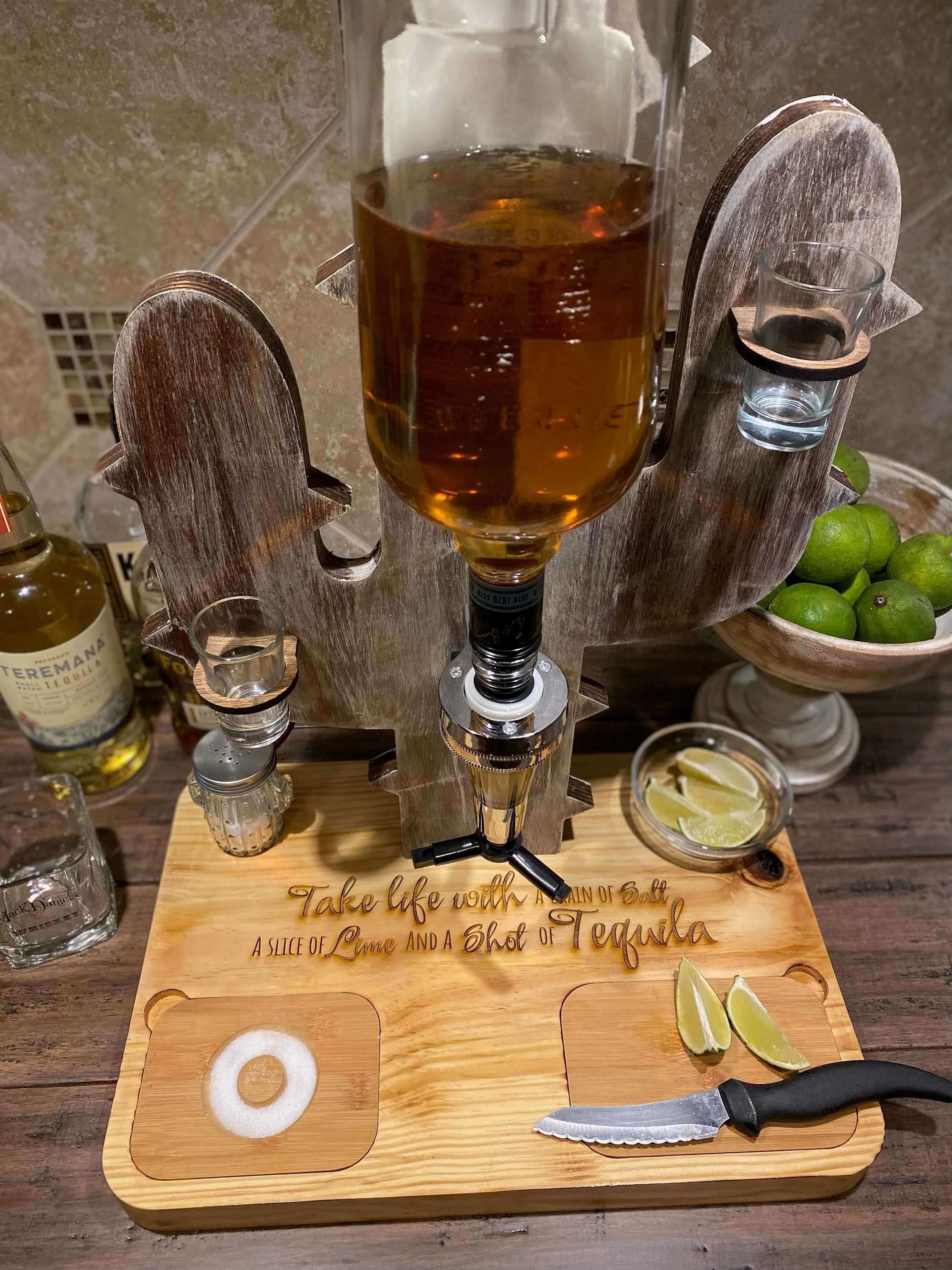 Shot Barware Brandy Tequila Flight Paddle with glasses Set of 8 Home Pro Bartenders Bar Tasting Accessory for Party Vodka Whiskey Rum Cocktail Serveware Thick Wooden Serving Base 