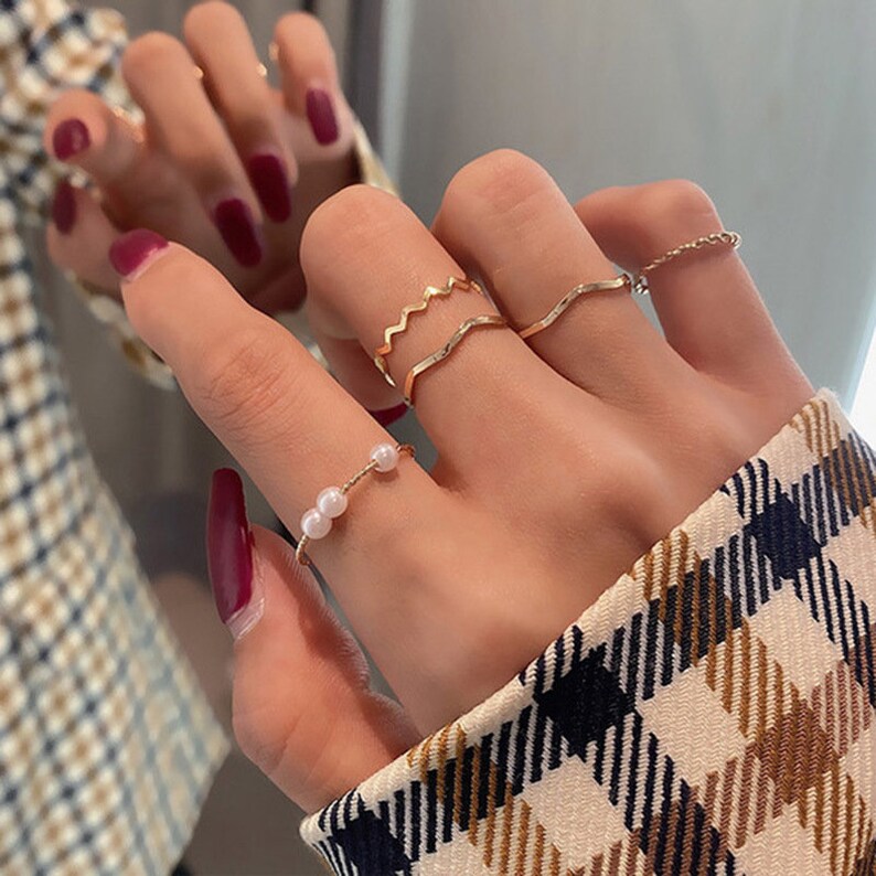 minimalist gold ring set