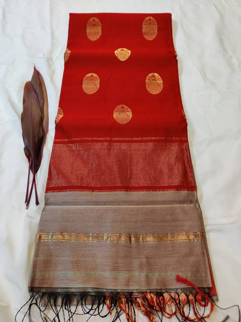Kalash Buti light weight Cotton Silk Maheshwari hand woven Saree with pico fall and Blouse Stitching for casual wear
