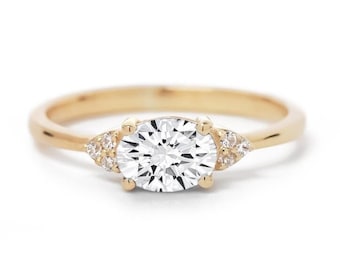 Anillo de moissanita de corte ovalado de este a oeste, anillo de compromiso de diamantes redondos en racimo, anillo de boda de oro sólido de 14 qt, anillo de moissanita ovalado horizontal