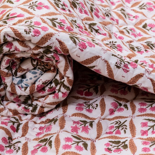 Floral Quilt Handmade Quilt Comforter Decorative Quilt shops Block printed Soft Cotton Quilt Home decor quilt Winter Bedspread 90 x 108 inches