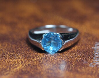 Traumhaft! Blautopas Ring. 925 Sterlingsilber. 8 x 8 MM runder Stein. Ringgröße 54. Facettierter Stein.  Geschenkmaterial