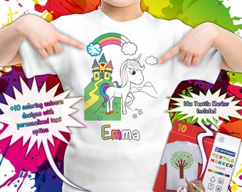 Paquet cadeau de t-shirt à colorier Licorne personnalisable avec 10 marqueurs textiles inclus. Personnaliser - Choisissez une licorne, une police, un placement de texte