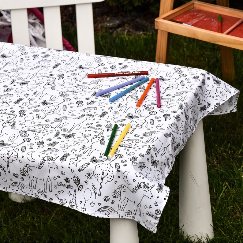 Nappe de coloriage lavable Les Licornes avec 12 marqueurs lavables inclus Magnifique et de qualité supérieure 100% coton image 5