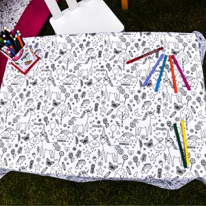 Nappe de coloriage lavable Les Licornes avec 12 marqueurs lavables inclus Magnifique et de qualité supérieure 100% coton image 7