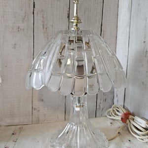 Crystal Lamp Glass Vtg table top scalloped edge shade heavy brass accent