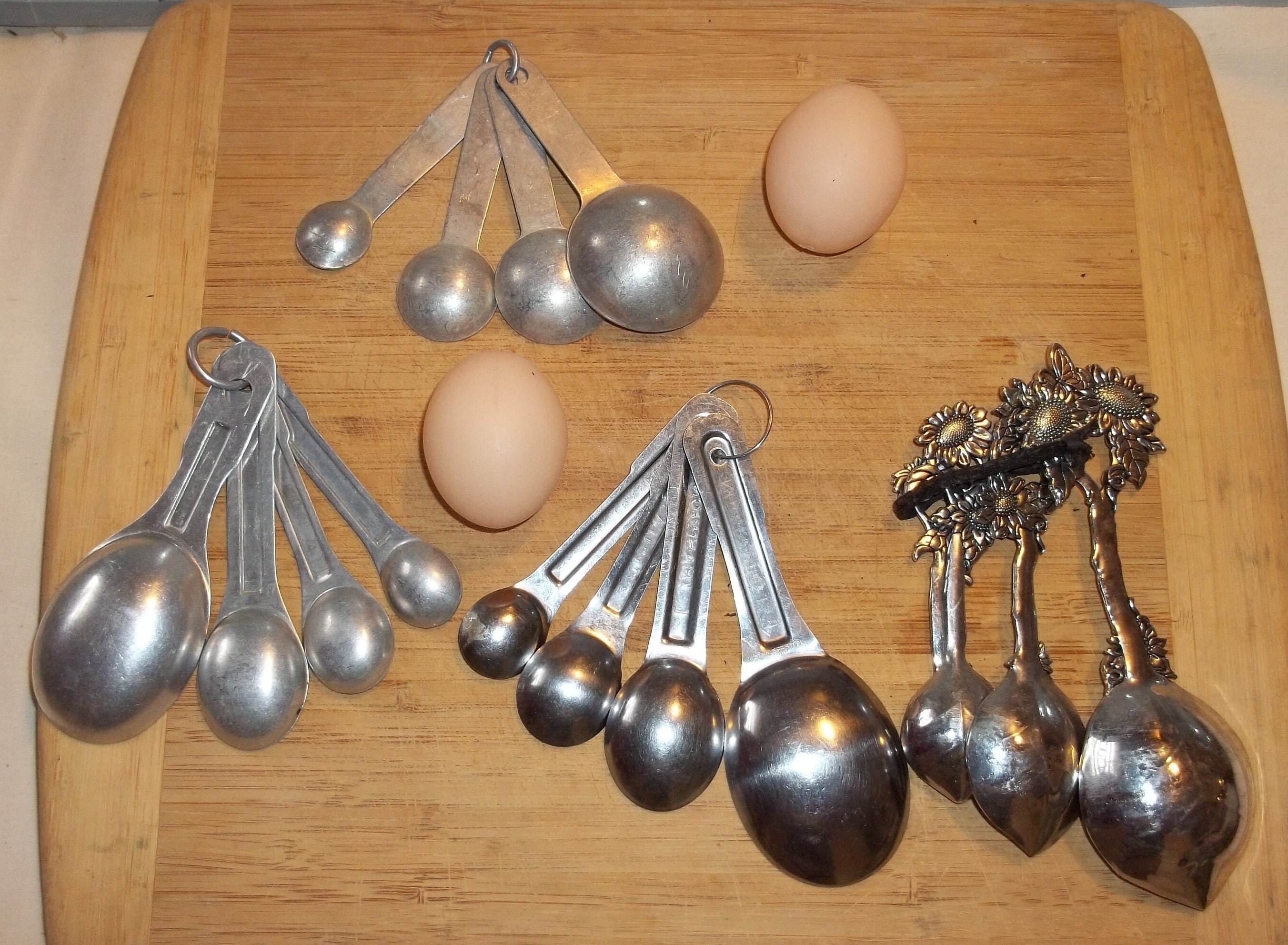 Vintage Aluminum Metal Measuring Spoons Oval Nesting Set of 4 on