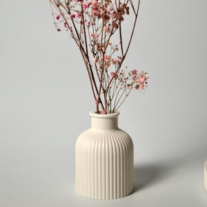 Ribbed Jesmonite Vase – Neutral Home Décor – Minimalist & Versatile
