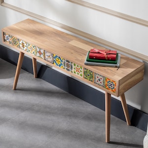 Tavolino da caffè in rovere con piastrelle messicane Talavera: consolle o tavolino da ingresso