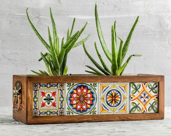 Jardinera de madera con azulejo mexicano/Caja de flores interior y exterior/Decoración de hogar y jardín/Maceta/Personalizado