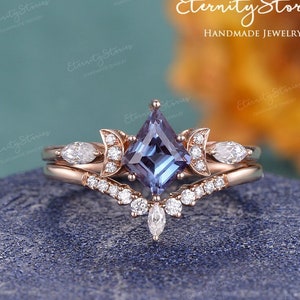 2PCS Alexandrite Ring Set Rose Gold Moissanite Ring Cluster Marquise Diamond Ring Curved Band Personalized Gift Kite Cut Ring Set For Women