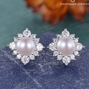 Round Cut Moissanite Stud Earring 14k White Gold Studs Flower Stud Earring Ladies Diamond Earrings Art Deco Anniversary Gift Bridal Jewelry