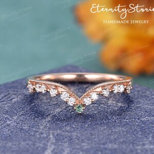 Fede nuziale in agata muschiosa, anello curvo in moissanite vintage, fede nuziale deco, anello con diamanti abbinati, regalo su misura Milgrain per lei