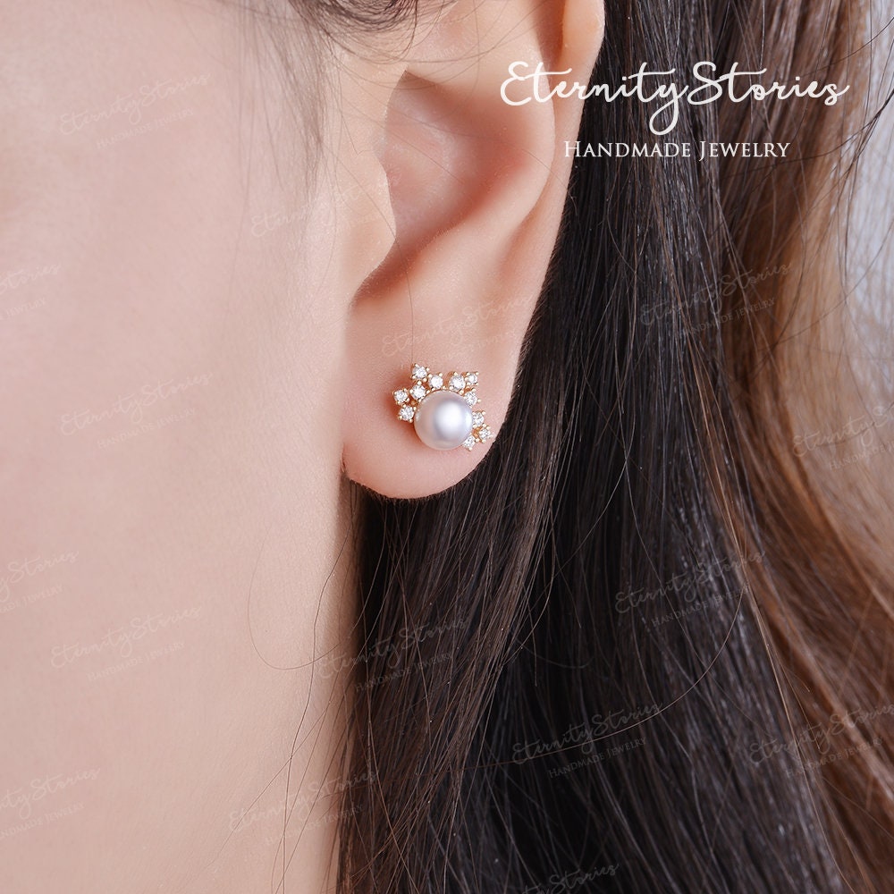 Aleasha Gold Cluster Pearl Stud Earrings - Dainty Pearl Jewelry For Women