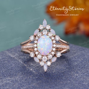 Floraler Halo Oval Cut Opal Verlobungsring Set Damen Einzigartiges Lab White Opal Brautset Roségold Opal Ehering Versprechen Geschenk Kathedralenring